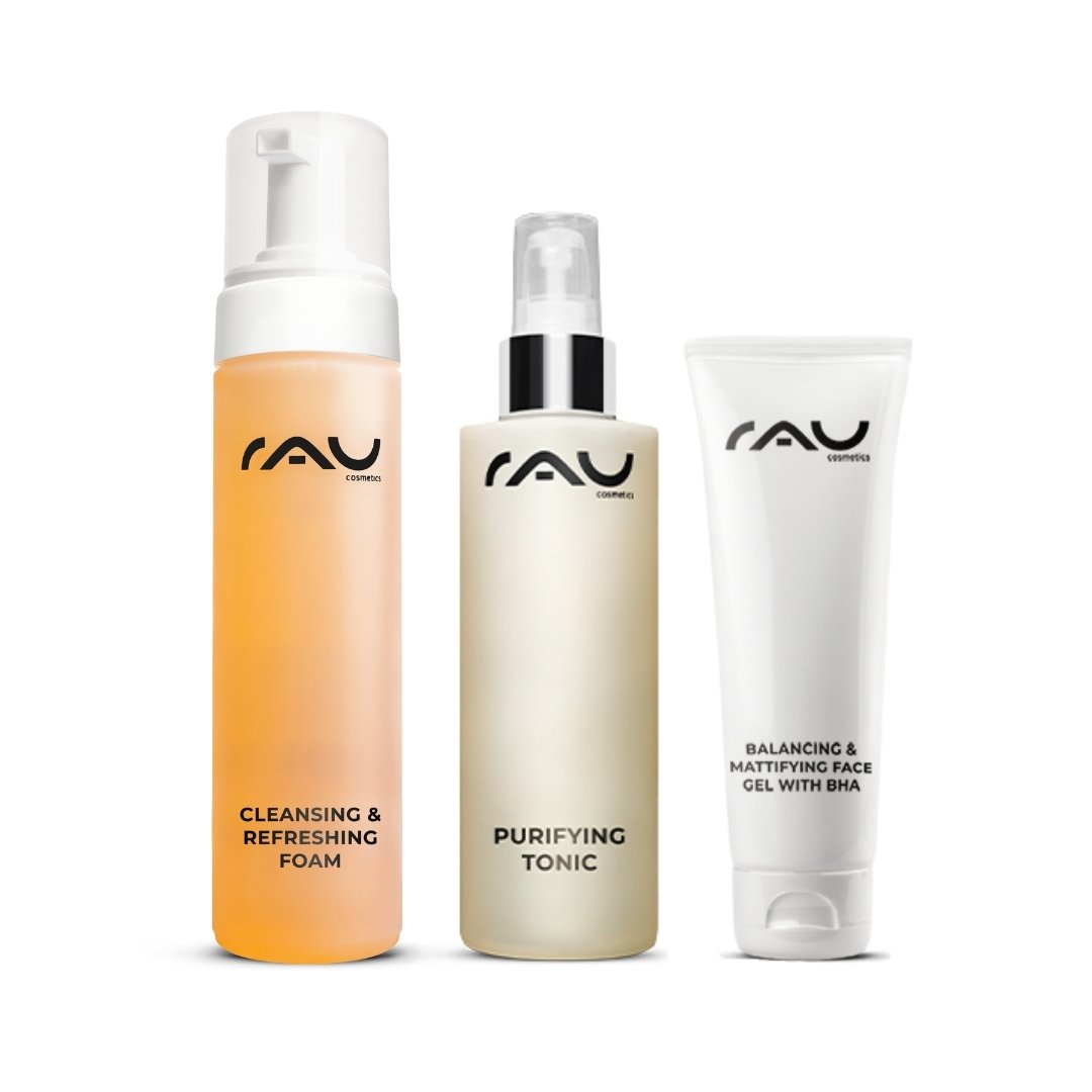 Reinigender und erfrischender Schaum, klärendes Tonic und ausgleichendes, mattierendes Gesichtsgel mit BHA von RAU Cosmetics, Bestandteil der Basispflegeroutine für fettige Haut.