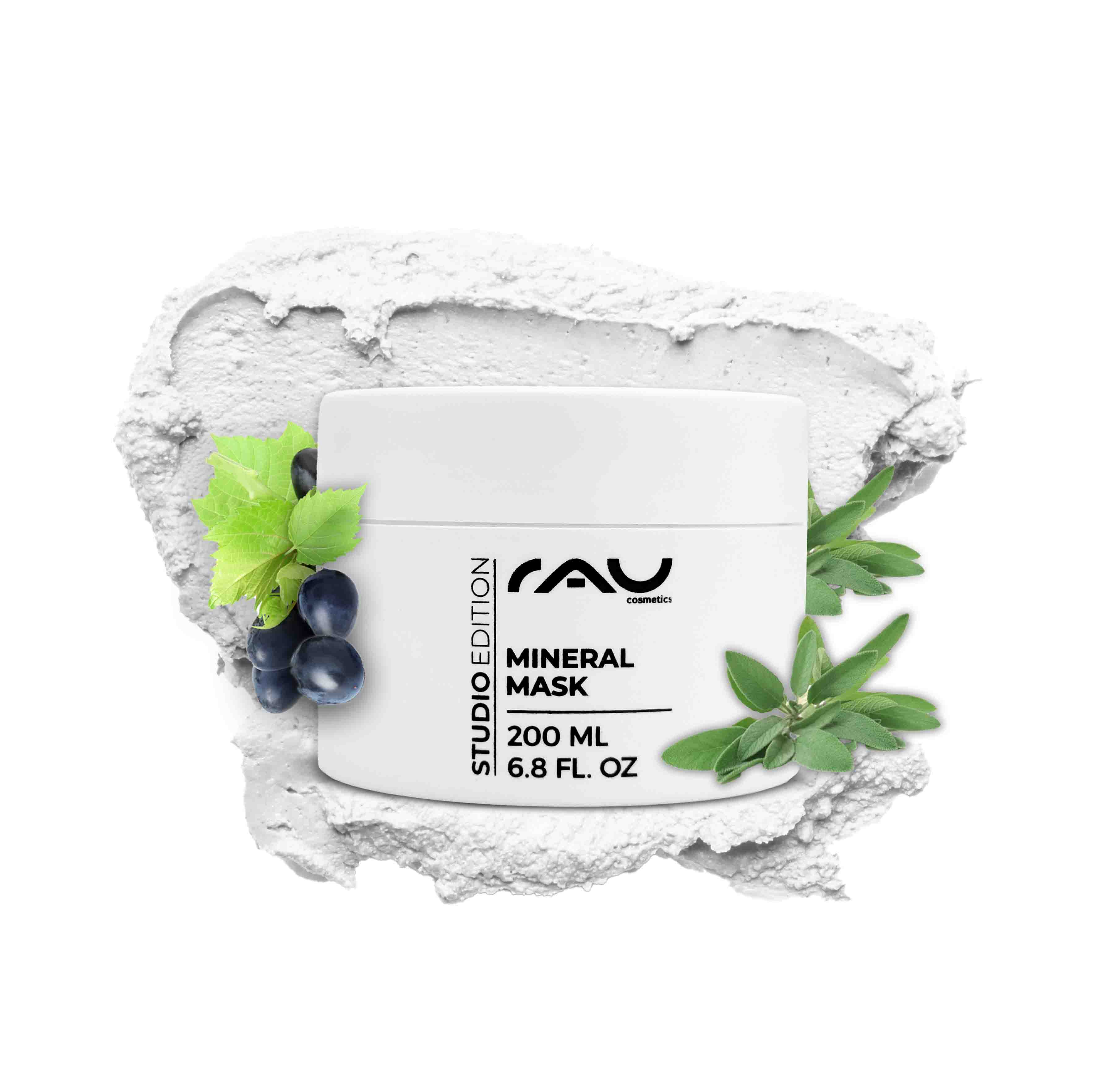 Mineral Mask 200 ml Mattifying Face Mask Mineralmaske von RAU Cosmetics in einem weiΓen BehΓ€lter mit grΓΌnen BlΓ€ttern und dunklen Beeren, mit cremiger Textur im Hintergrund, die die Vorteile der Hautpflege fΓΌr zu Akne neigende und empfindliche Haut hervorhebt.