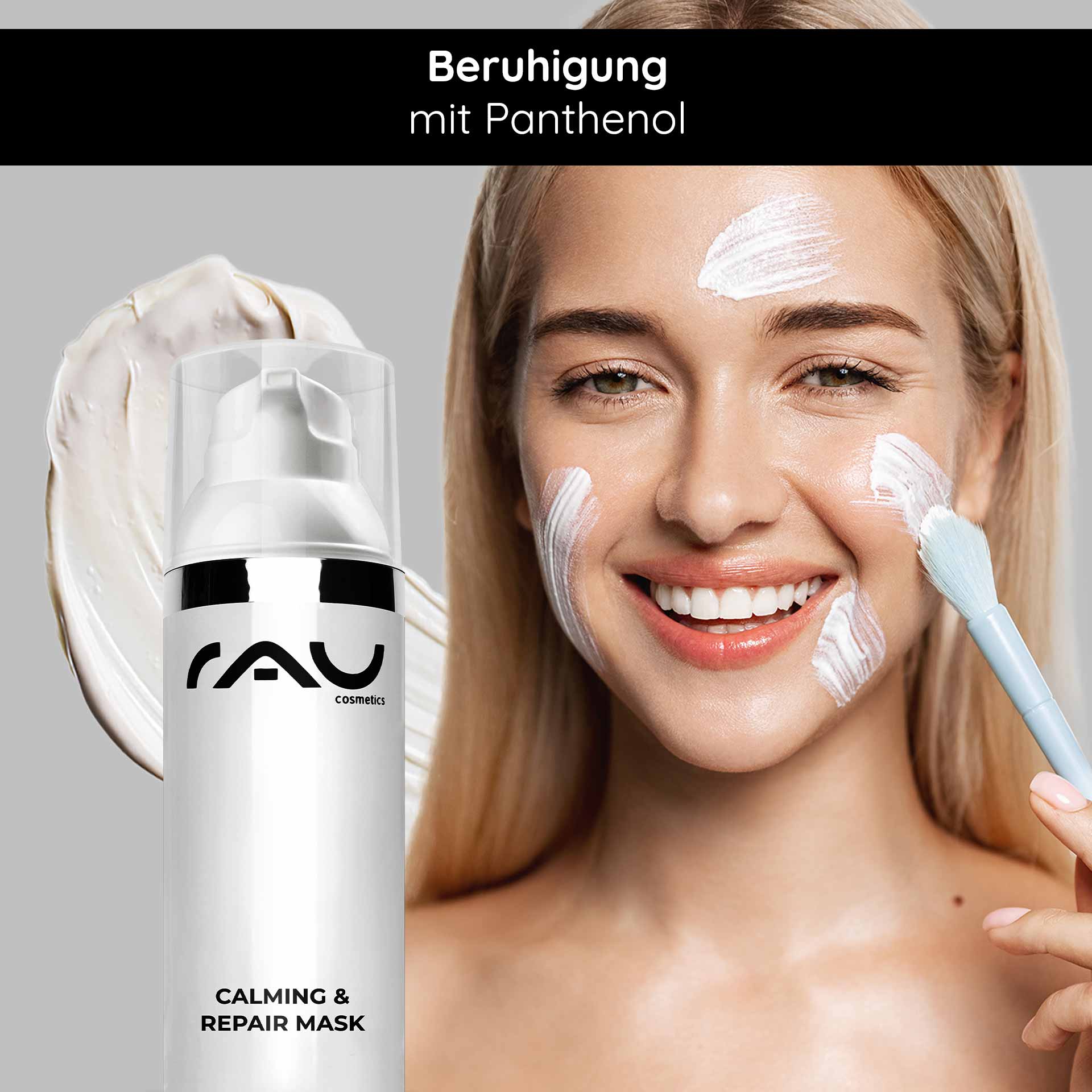 Calming & Repair Mask 50 ml Soothing Mask with Urea Frau mit strahlendem Lächeln trägt RAU Cosmetics Calming & Repair Mask mit Panthenol auf ihr Gesicht auf, um beruhigende Hautpflege zu demonstrieren.