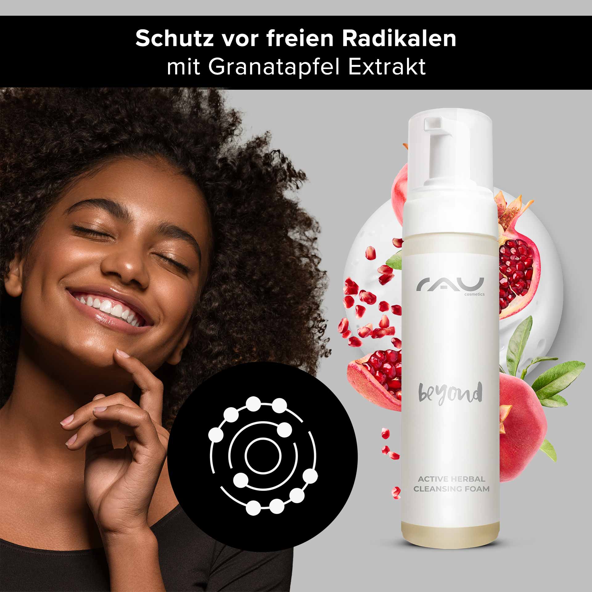 Beyond Active Herbal Cleansing Foam 200 ml Aktive Kräuter-Reinigungsschaum von RAU Cosmetics mit Granatapfelextrakt, lächelnde Frau mit lockigem Haar, Schutz vor freien Radikalen, natürliche Inhaltsstoffe.