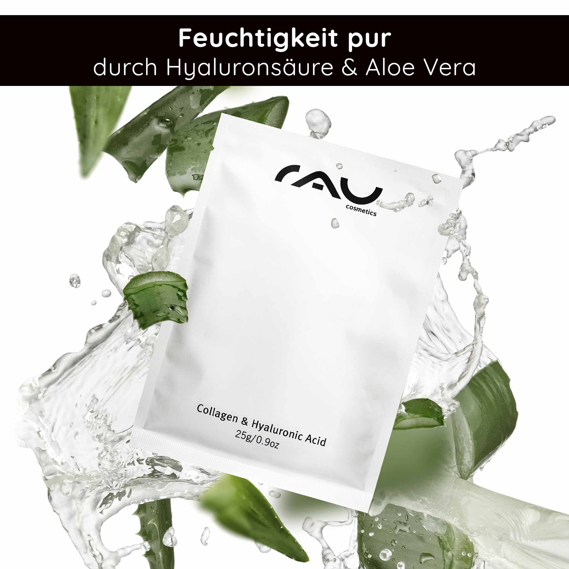 Collagen & Hyaluronic Acid Mask Fleece Mask with Panthenol Verpackung der Collagen- und Hyaluronsäure-Maske mit RAU Cosmetics-Logo, umgeben von Aloe-Vera-Blättern und Wasserspritzern, die die intensive Feuchtigkeitsversorgung und die Anti-Aging-Vorteile betonen.