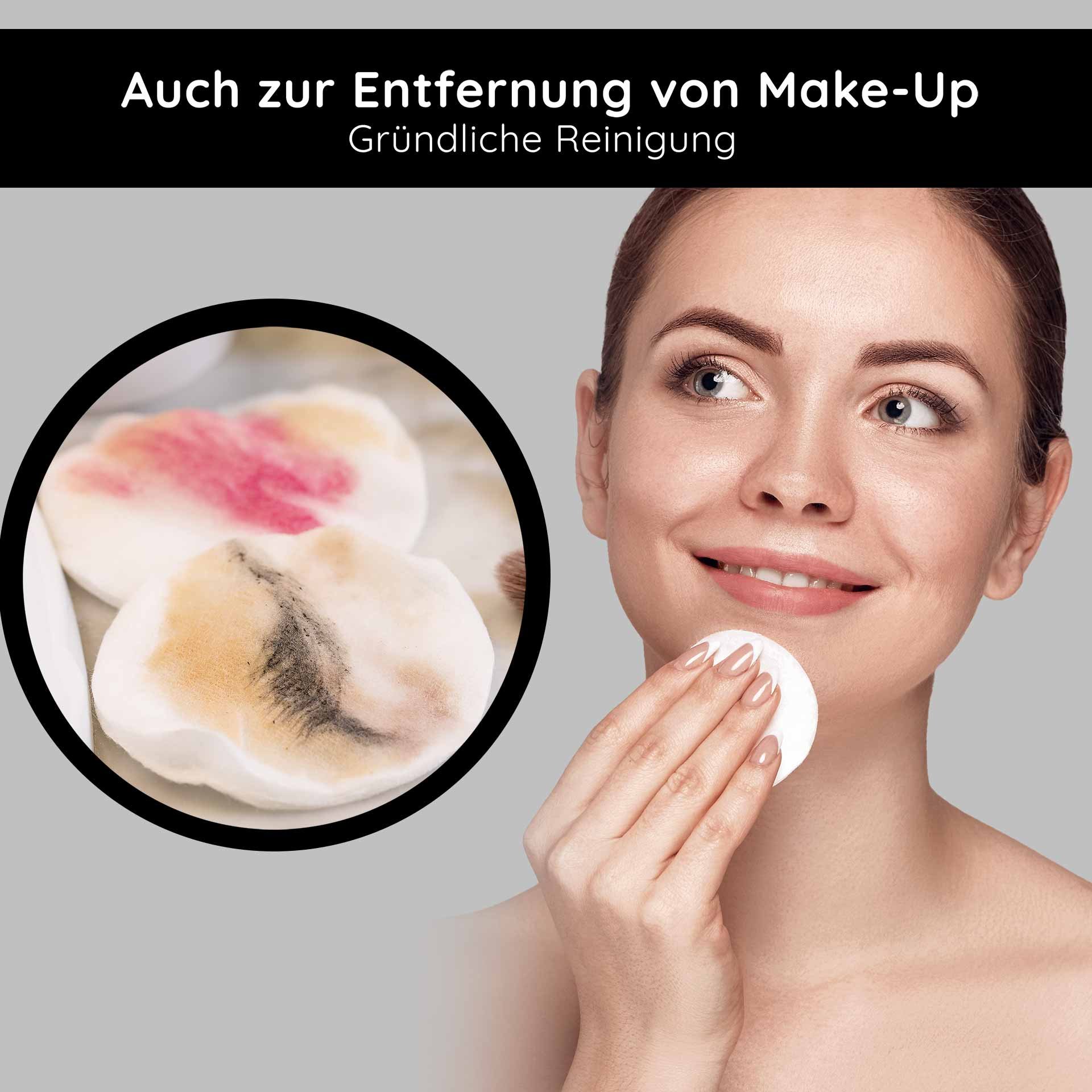Frau mit Wattepad zur Gesichtsreinigung, Make-up-Rückstände auf dem Pad, Anwendung des RAU Cosmetics Deep Cleansing 2in1 Gesichtswassers.