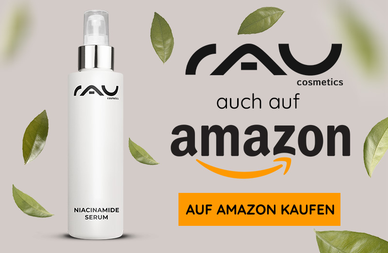 RaU Cosmetics Niacinamide Serum in minimalistischer Sprühflasche mit grünen Akzenten und Verfügbarkeit bei Amazon.
