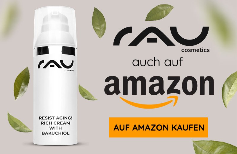 RAU Cosmetics Resist Aging Rich Cream mit Bakuchiol im Airless-Spender, betont Anti-Aging-Vorteile und feuchtigkeitsspendende Eigenschaften, umgeben von grünen Blättern, fördert die Hautpflege für reife und trockene Haut.