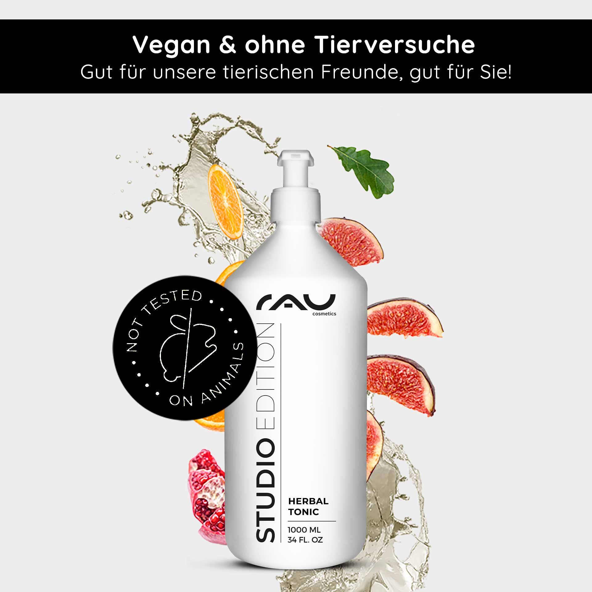 RAU Cosmetics Beyond Herbal Tonic 1000 ml Flasche mit frischen Fruchtelementen und Wasserspritzer, als vegan gekennzeichnet und nicht an Tieren getestet, fördert die natürliche Hautpflege für empfindliche Haut.
