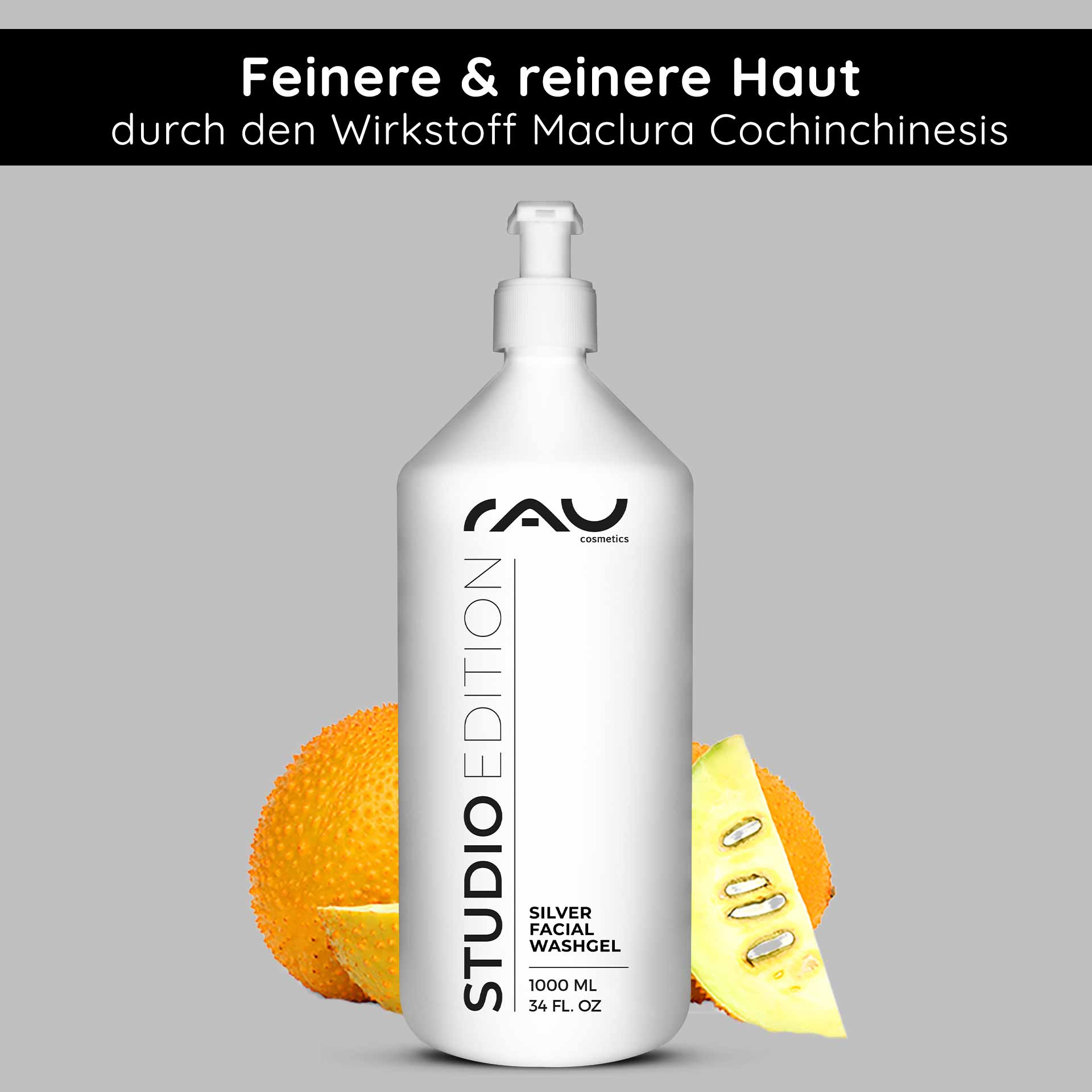 Silver Facial Wash Gel 1000 ml Microsilver Wash Gel Silber Waschgel von RAU Cosmetics in einer weißen Flasche mit Pumpverschluss, umgeben von einer orangefarbenen Frucht und einem Stück Ananas, betont die Hautreinigung und die feuchtigkeitsspendenden Eigenschaften durch Maclura Cochinchinesis.